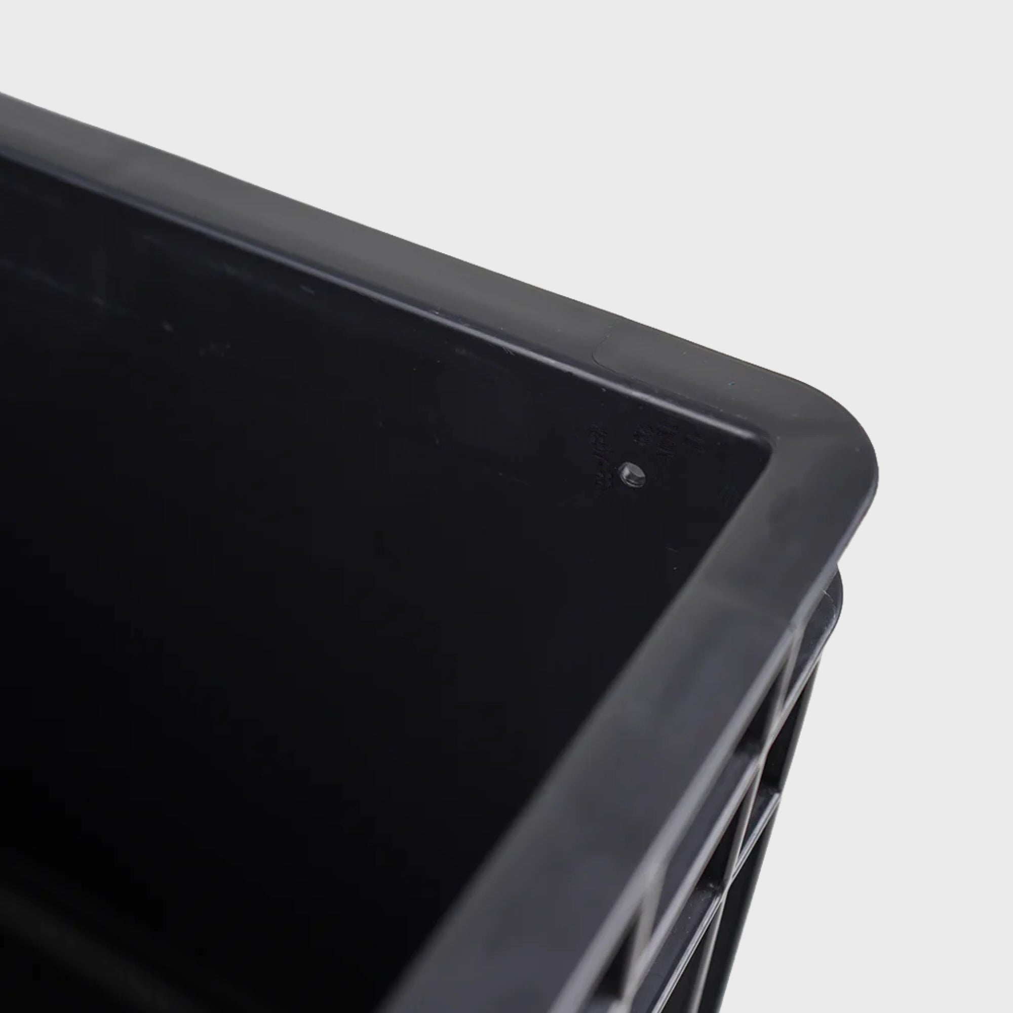 BOXIO SOLO | Eurobox mit Bohrlöchern für BOXIO TOILET & WASH (ohne Deckel)